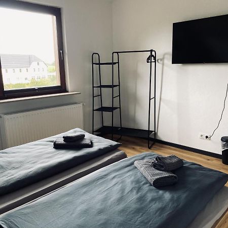 Ringtoys Rooms Mit Einem Gemeinschaftsbad One Bathroom To Share With Four Rooms Welcherath Exterior foto