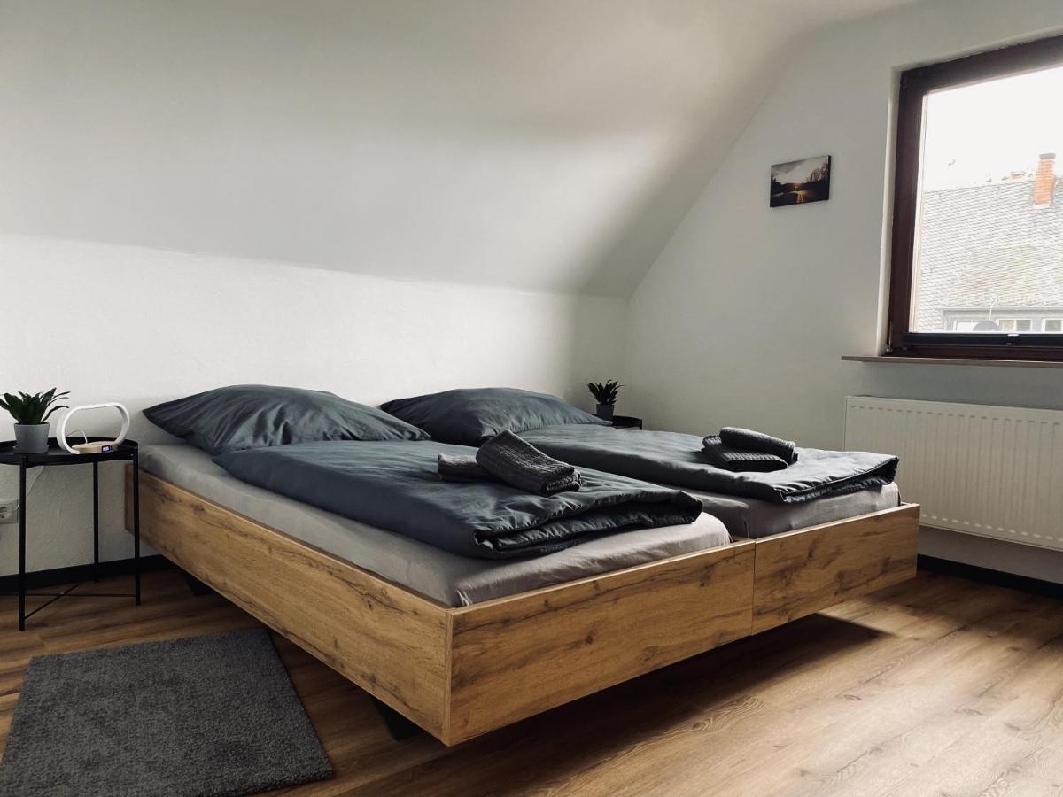 Ringtoys Rooms Mit Einem Gemeinschaftsbad One Bathroom To Share With Four Rooms Welcherath Exterior foto